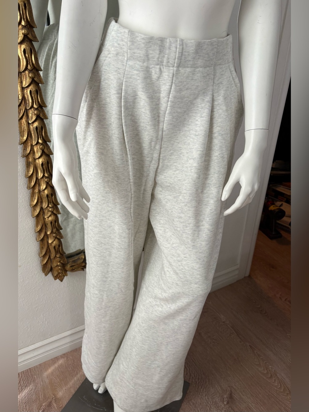 Halara High Waisted Heathered Pleated
Wide Leg Casual Pants